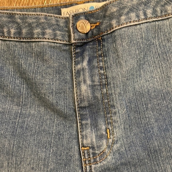 Fashion Bug Bootcut Curvy Petite Jeans - Picture 5 of 8